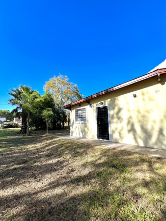 Hermosa casa sola en lote