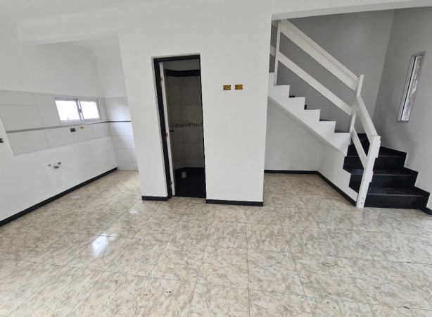 Duplex ideal en La Costa!