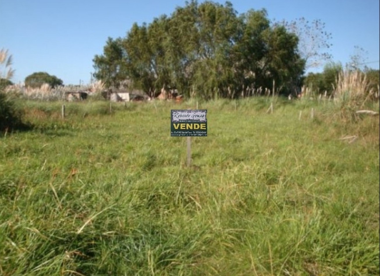 Lote a mts de Av. 79 de acceso a la localidad