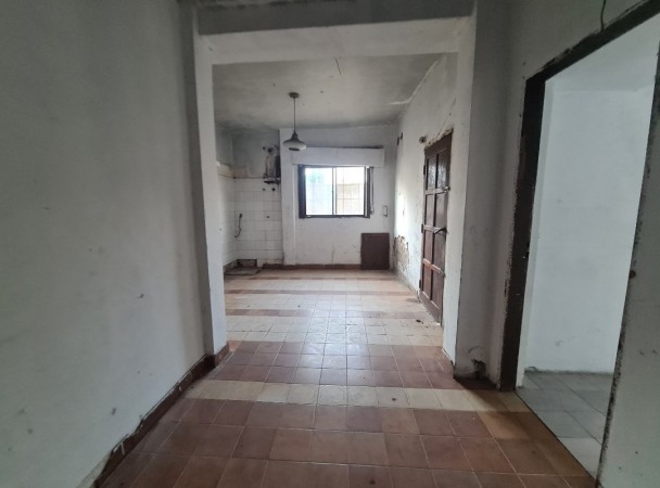 Local con vivienda sobre calle 2 (a reciclar)