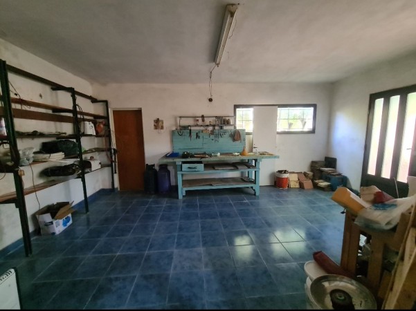 Local comercial y vivienda sobre Av. 79