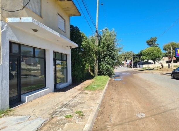 Local con vivienda sobre calle 2 (a reciclar)