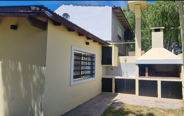 Hermosa casa sola en lote