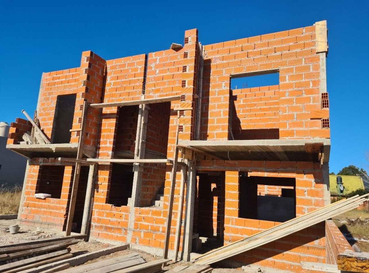 DUPLEX VENTA EN POZO