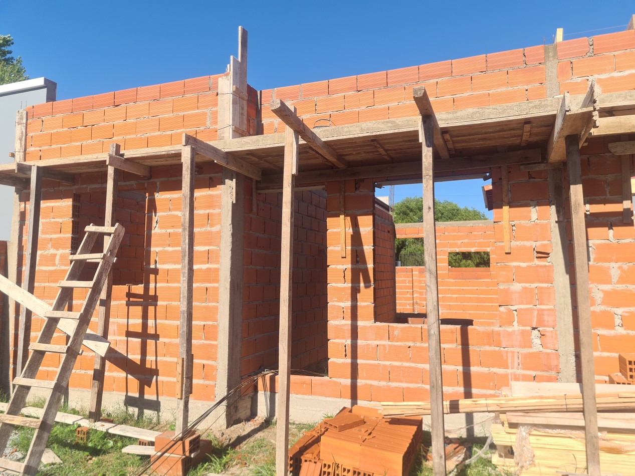 CHALET 3 ambientes en construccion