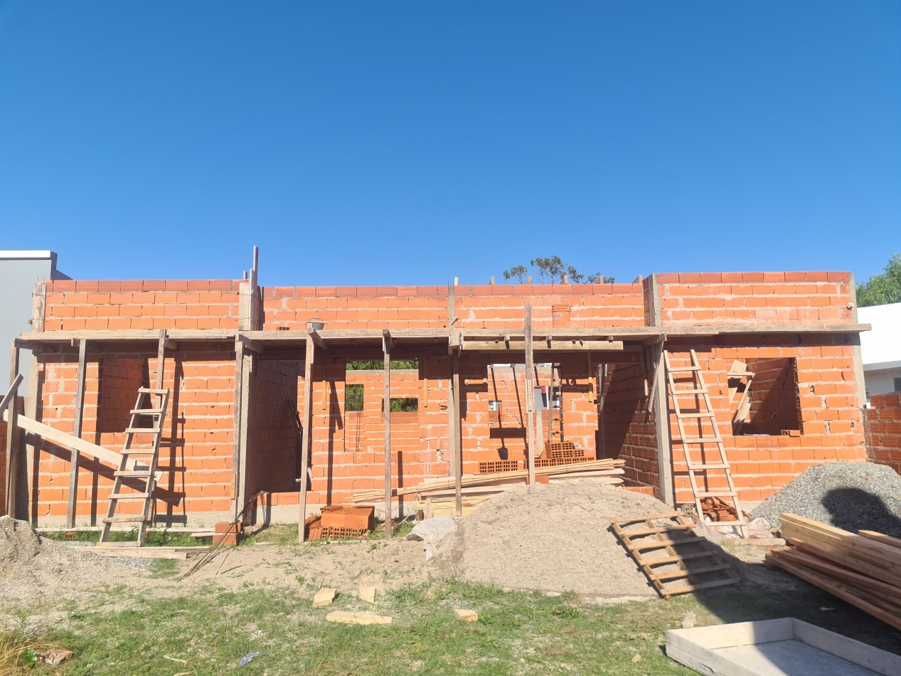 CHALET 3 ambientes en construccion
