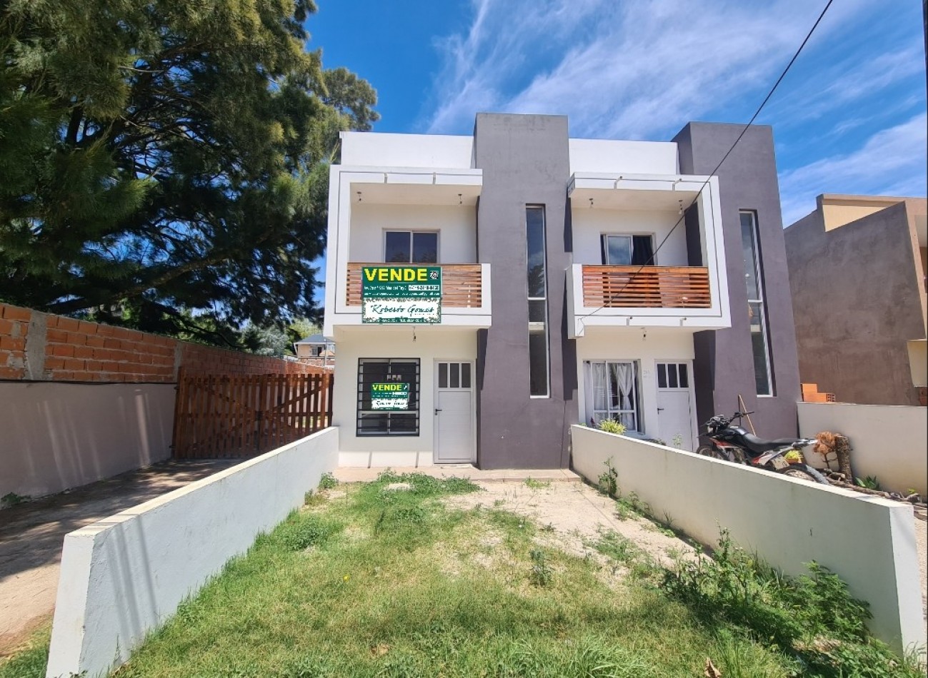 DUPLEX 4 AMBIENTES AL FRENTE, INDEPENDIENTE - LISTO PARA ESCRITURAR