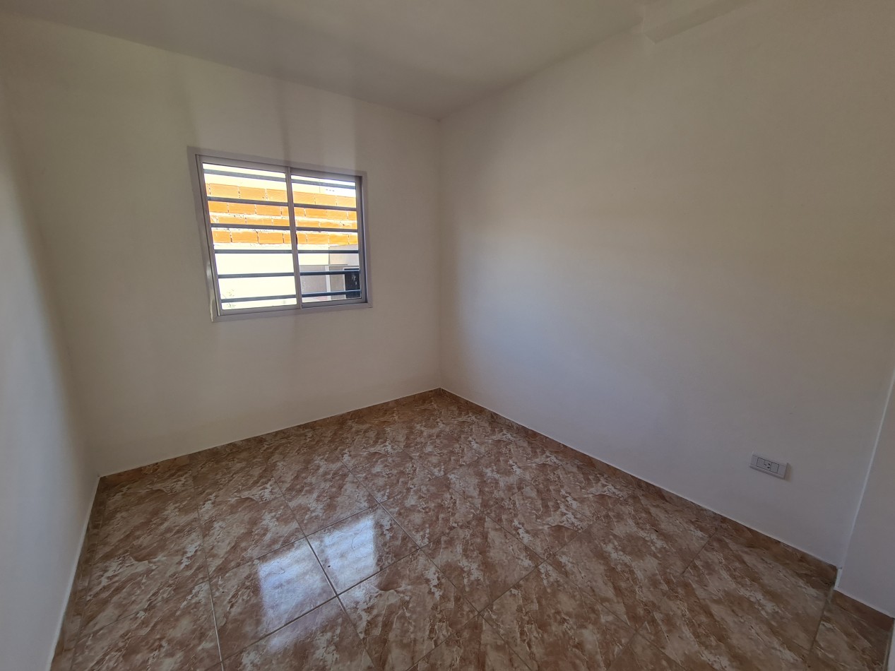DUPLEX 4 AMBIENTES AL FRENTE, INDEPENDIENTE - LISTO PARA ESCRITURAR