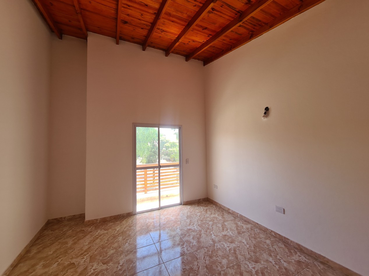 DUPLEX 4 AMBIENTES AL FRENTE, INDEPENDIENTE - LISTO PARA ESCRITURAR