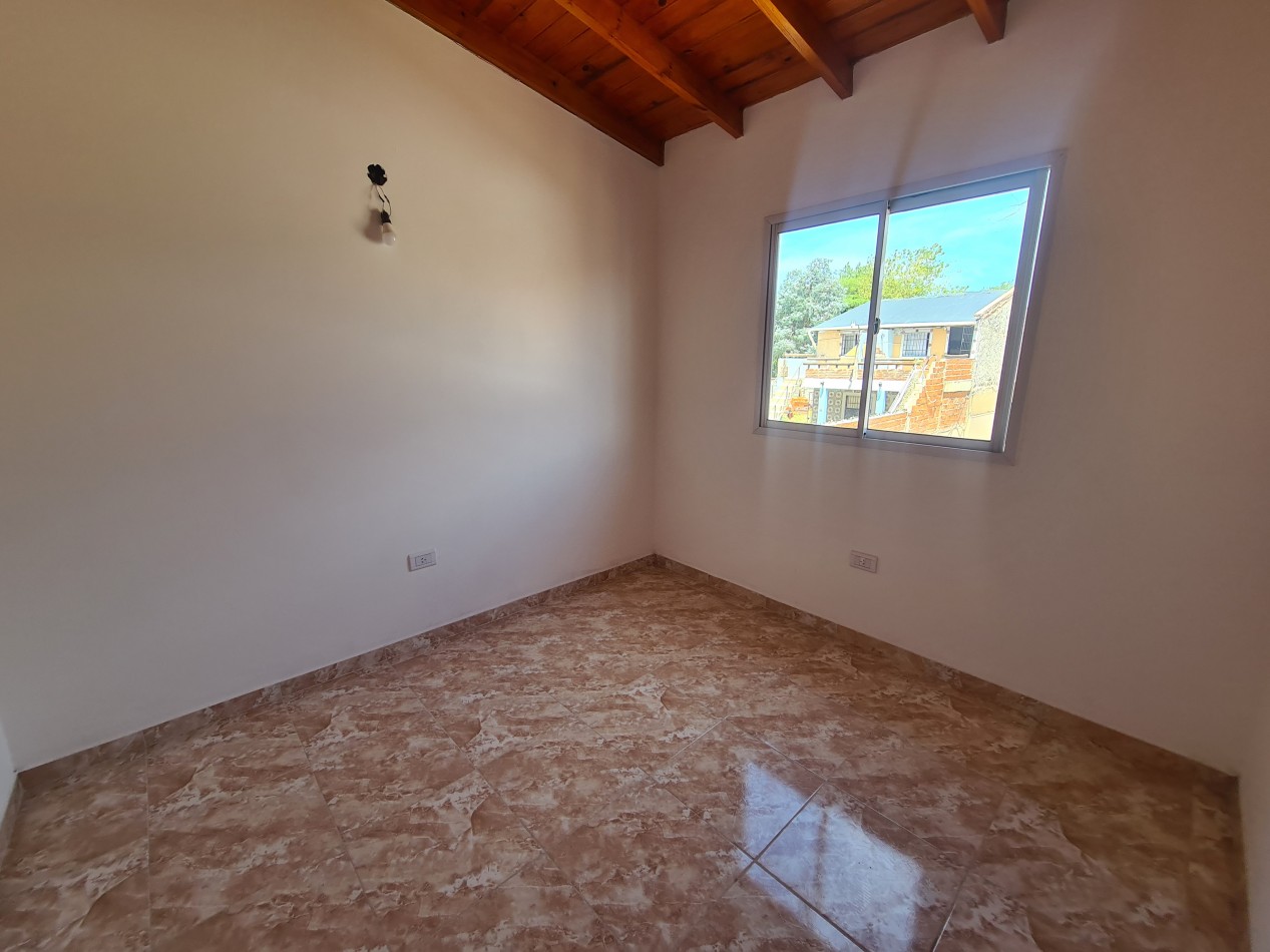 DUPLEX 4 AMBIENTES AL FRENTE, INDEPENDIENTE - LISTO PARA ESCRITURAR