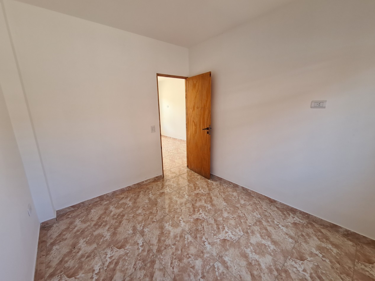 DUPLEX 4 AMBIENTES AL FRENTE, INDEPENDIENTE - LISTO PARA ESCRITURAR