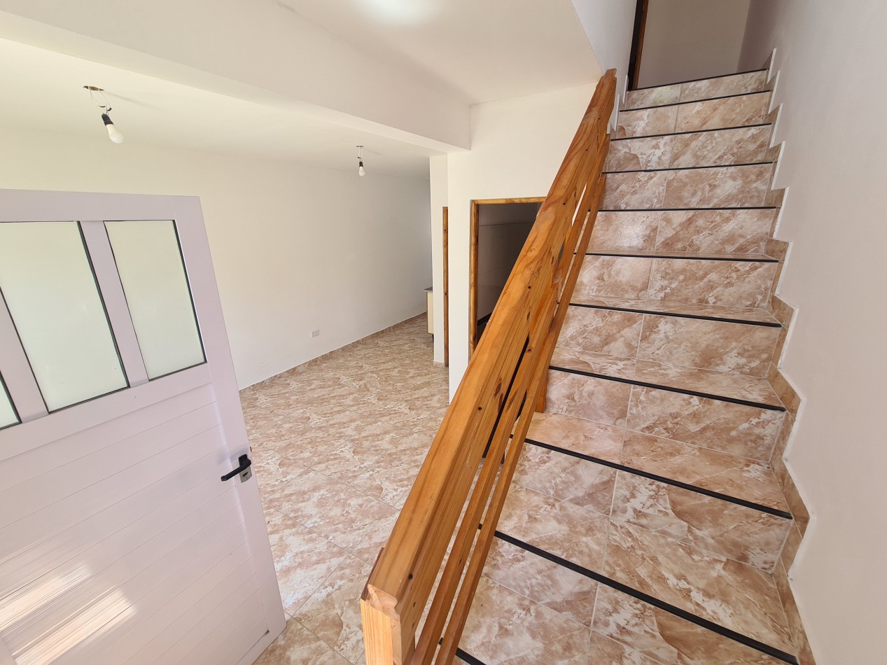 DUPLEX 4 AMBIENTES AL FRENTE, INDEPENDIENTE - LISTO PARA ESCRITURAR