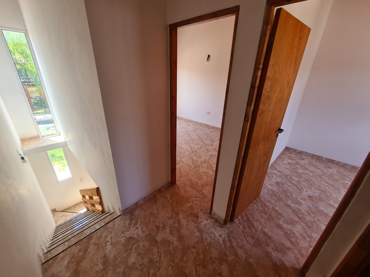 DUPLEX 4 AMBIENTES AL FRENTE, INDEPENDIENTE - LISTO PARA ESCRITURAR