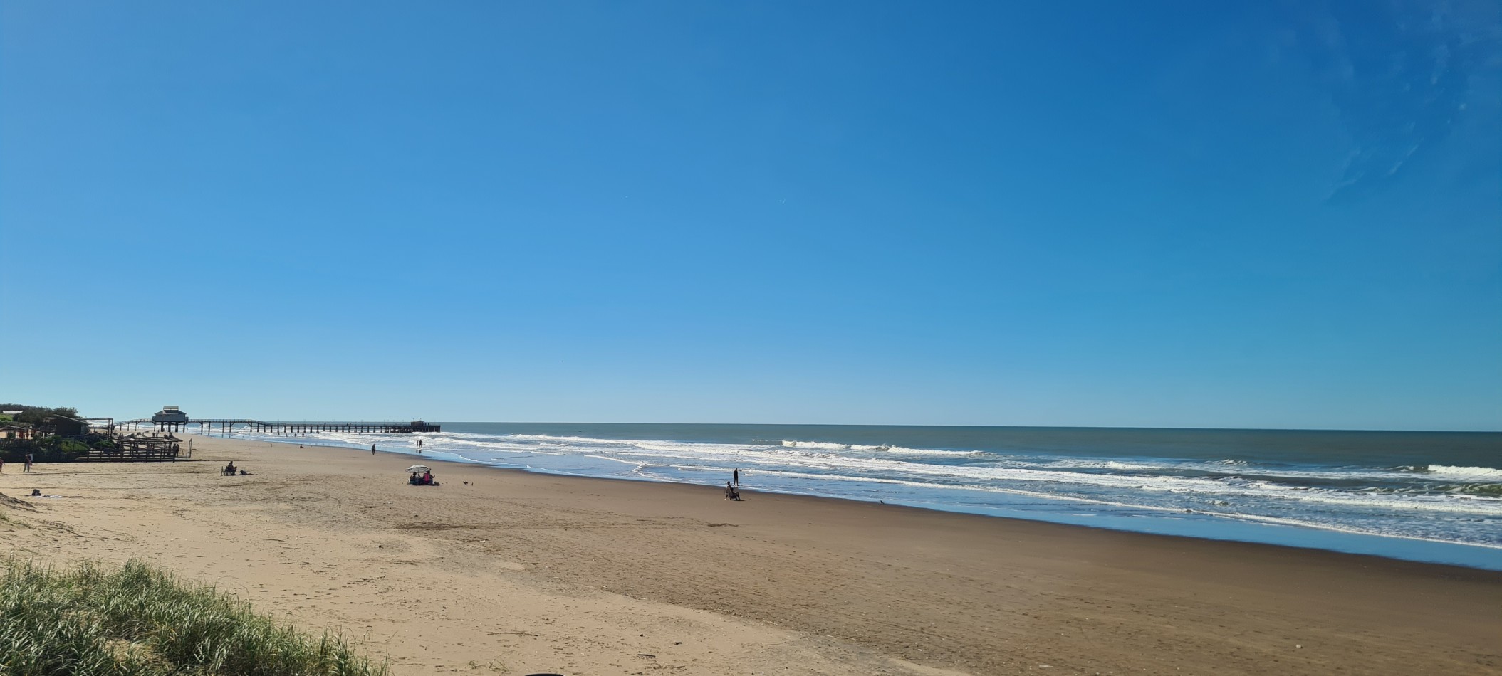 HERMOSO CHALET (ph) DE 3 AMBIENTES A 250 MTS DE LA PLAYA