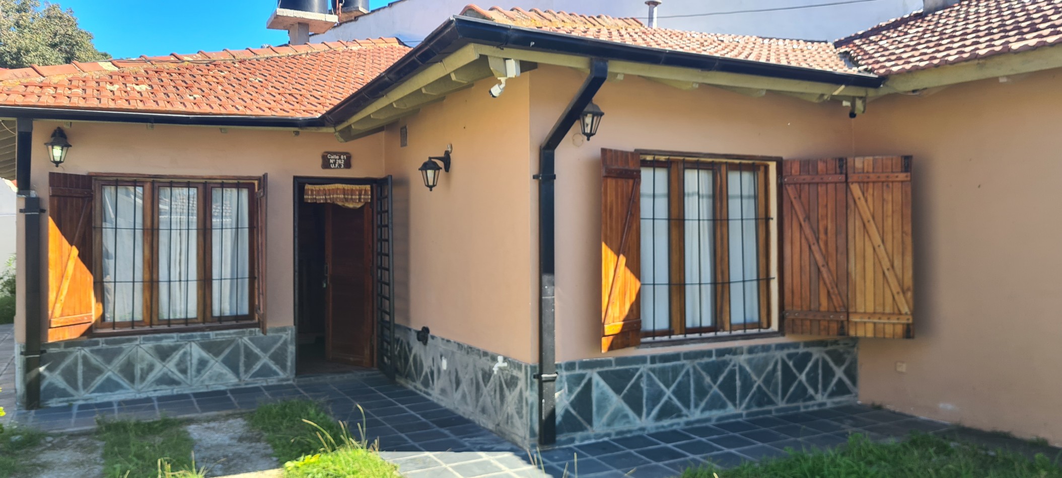 HERMOSO CHALET (ph) DE 3 AMBIENTES A 250 MTS DE LA PLAYA