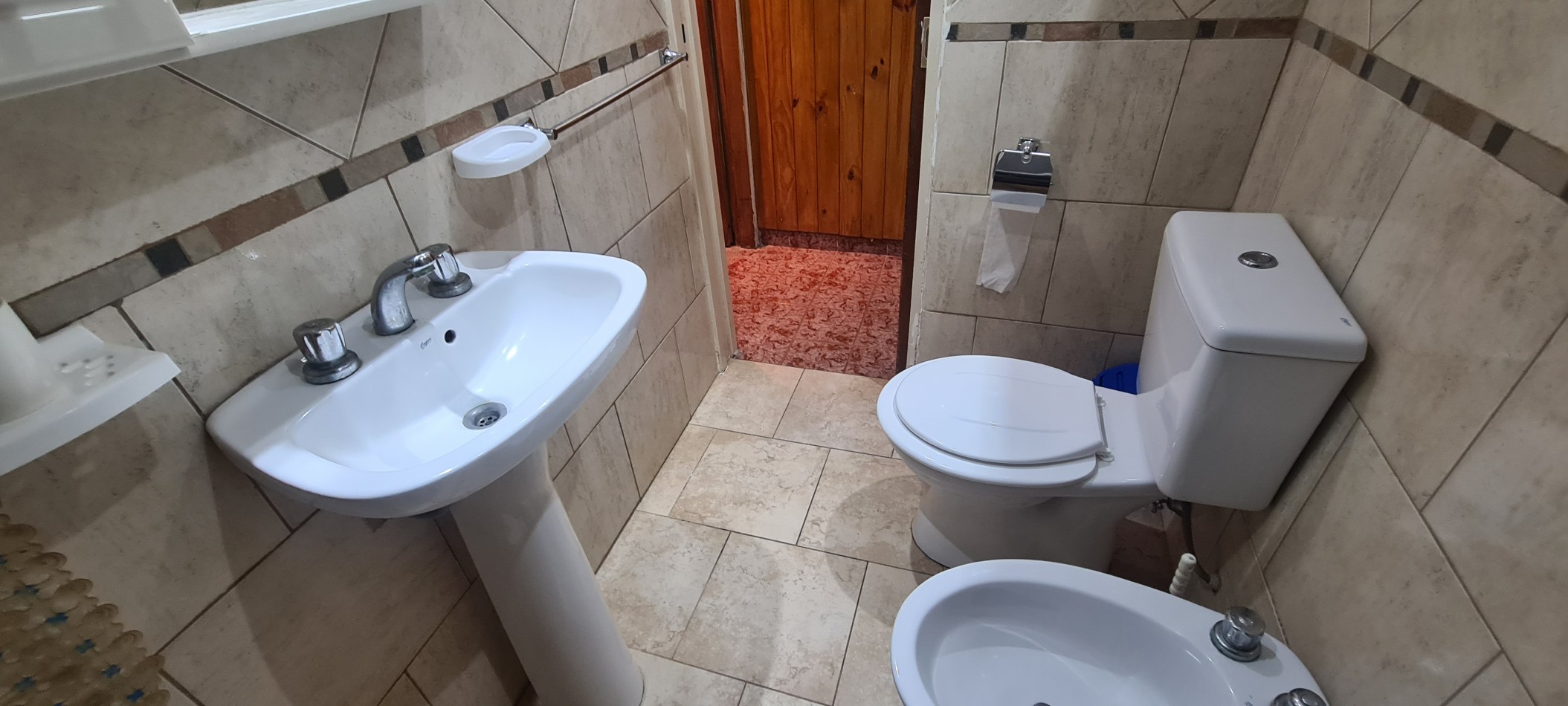 HERMOSO CHALET (ph) DE 3 AMBIENTES A 250 MTS DE LA PLAYA