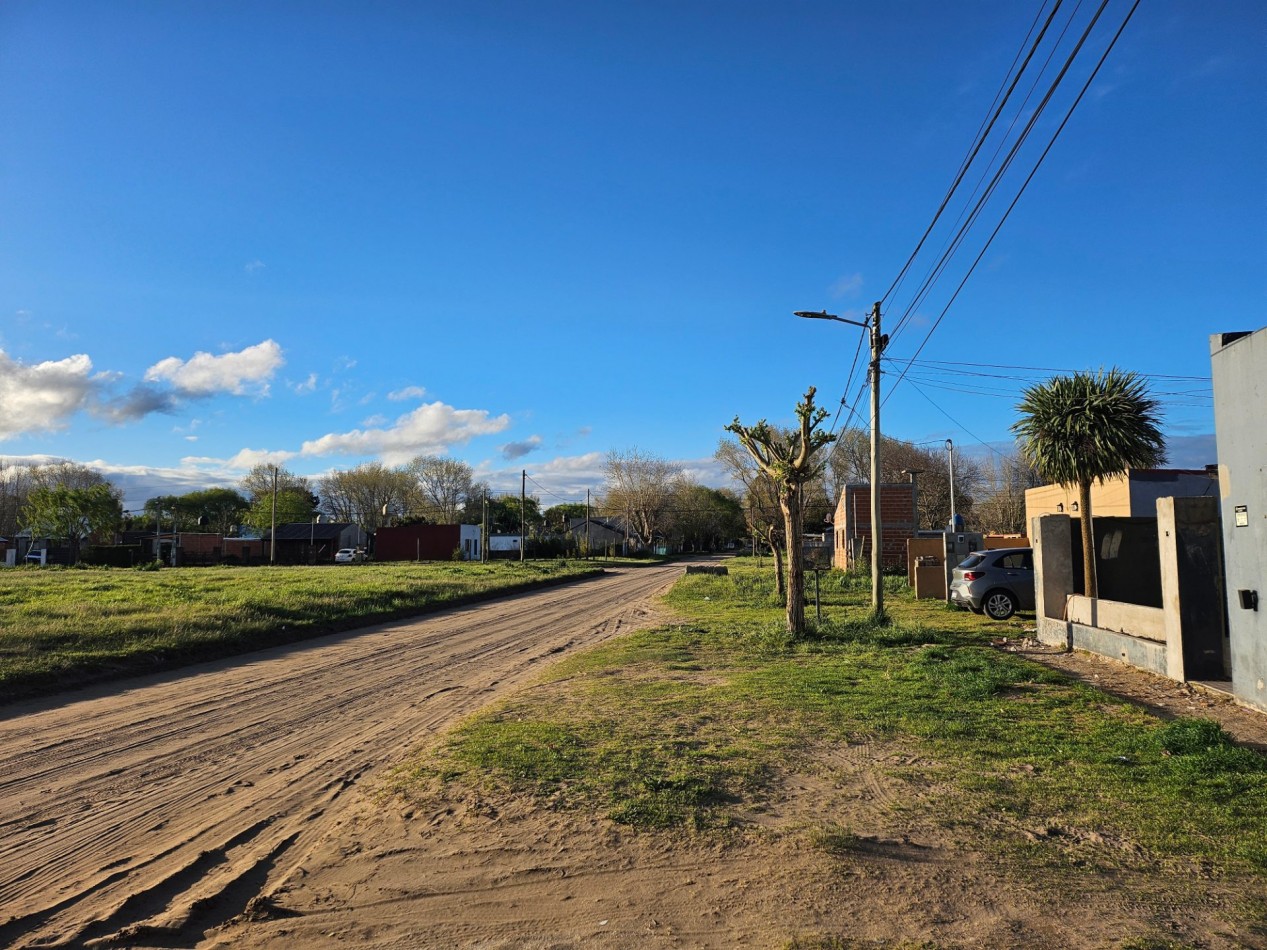 MODERNO CHALET (ph) A 2 CUADRAS ACCESO a MAR DEL TUYU