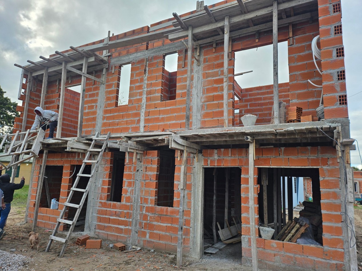 DUPLEX en desarrollo AL FRENTE DEL COMPLEJO - MAR DEL TUYU