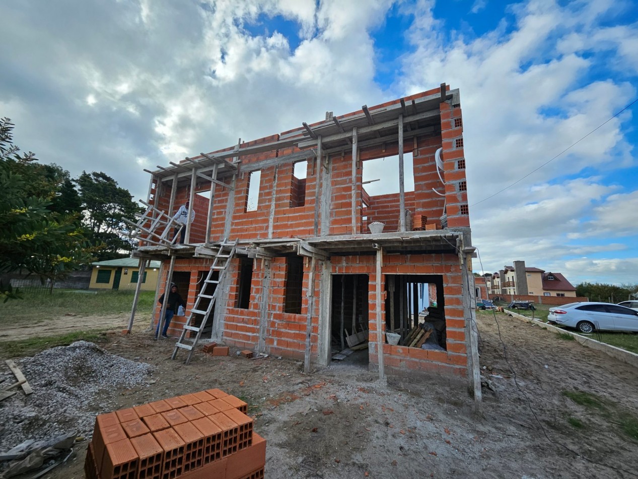 DUPLEX en desarrollo AL FRENTE DEL COMPLEJO - MAR DEL TUYU