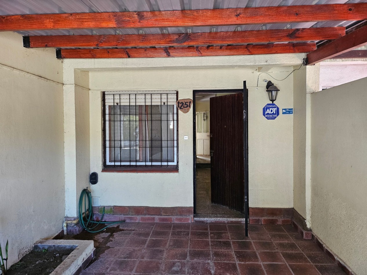 DUPLEX 3 ambientes con GAS NATURAL Y CLOACAS - SANTA TERESITA