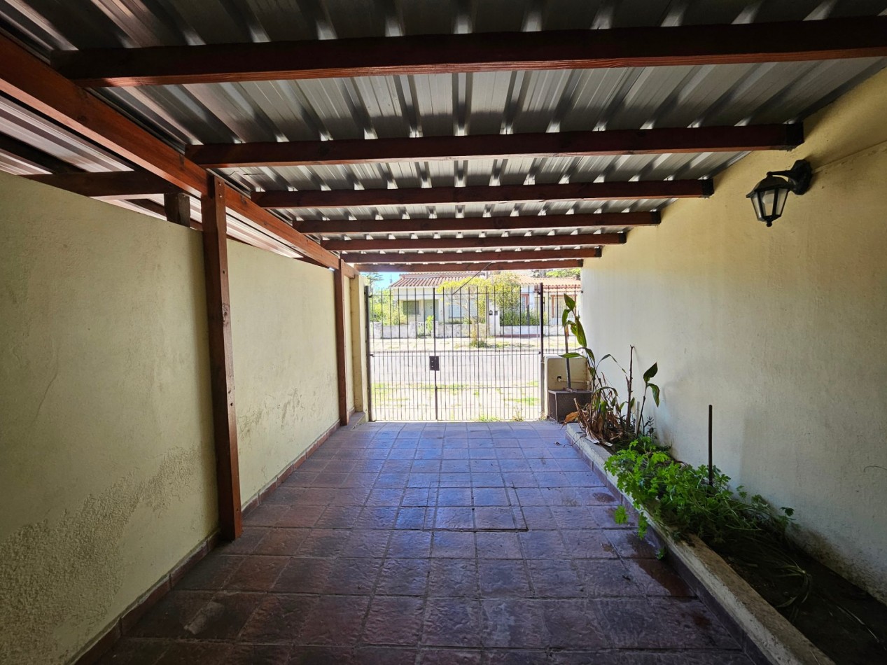 DUPLEX 3 ambientes con GAS NATURAL Y CLOACAS - SANTA TERESITA