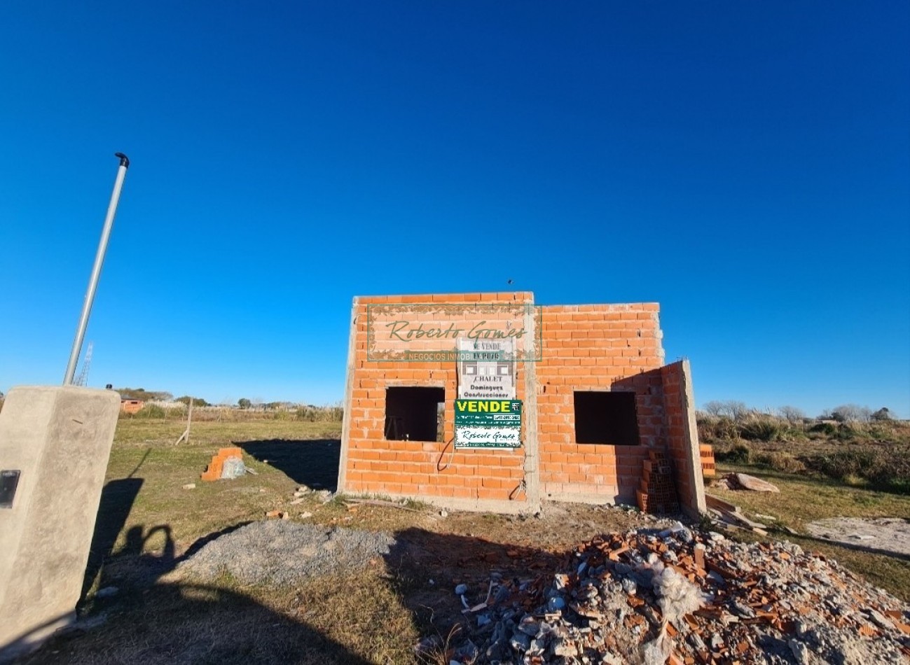 CHALET en construccion con 1/2 lote