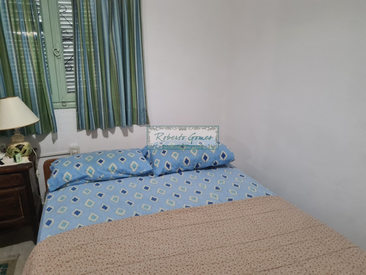 CASA EN LOTE AMPLIO A 3 CUADRAS DEL MAR- IDEAL INVERSION O RECICLAJE