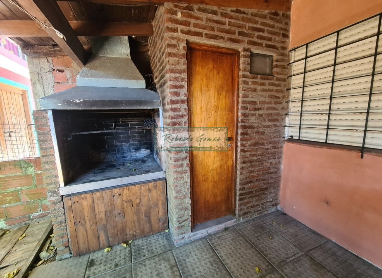 CASA EN LOTE PROPIO SOBRE AVENIDA PRINCIPAL