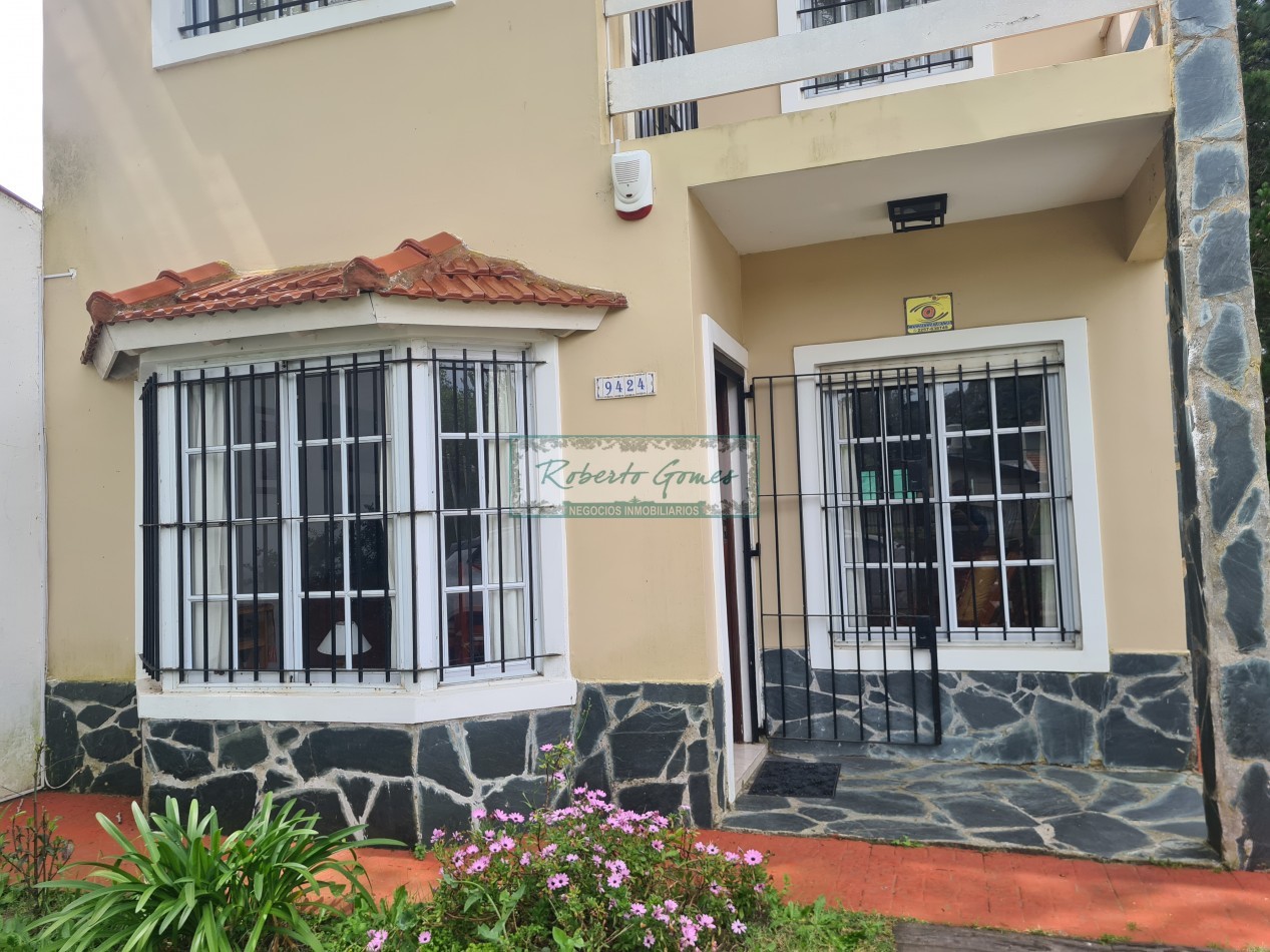DUPLEX con medio terreno al limite de Costa del Este