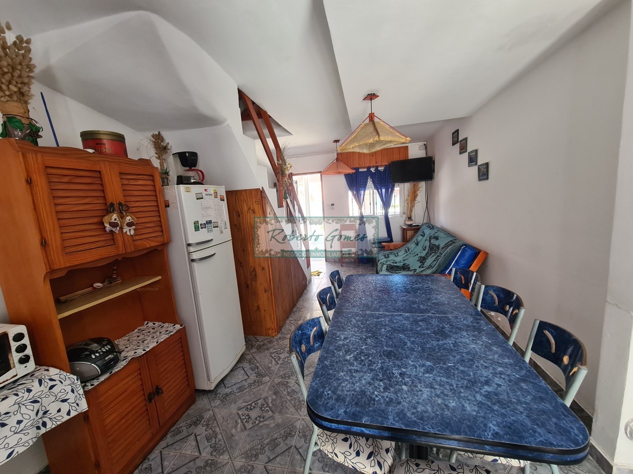 TRIPLEX AMOBLADO en MAR DEL TUYU