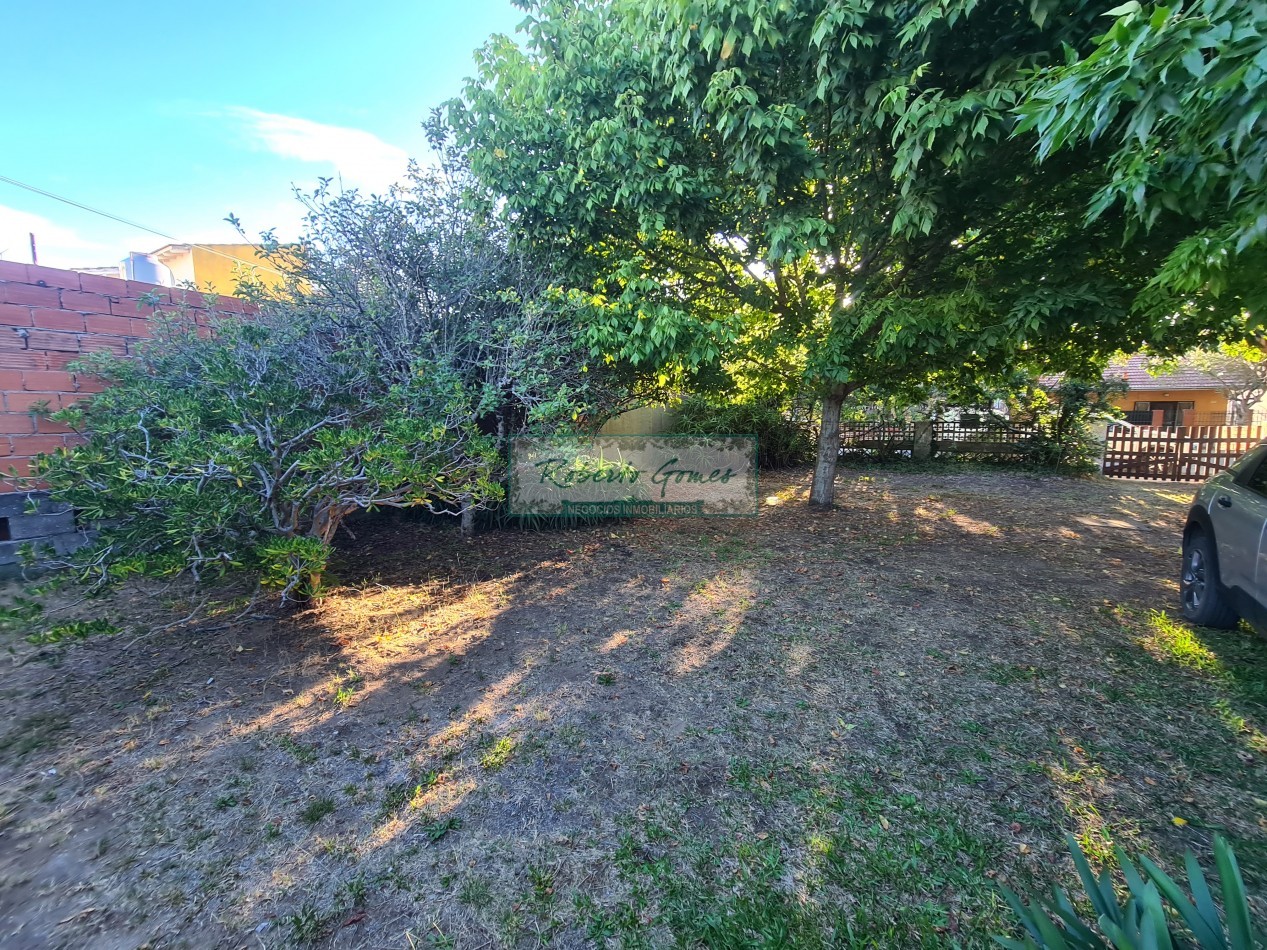 CASA EN LOTE AMPLIO A 3 CUADRAS DEL MAR- IDEAL INVERSION O RECICLAJE