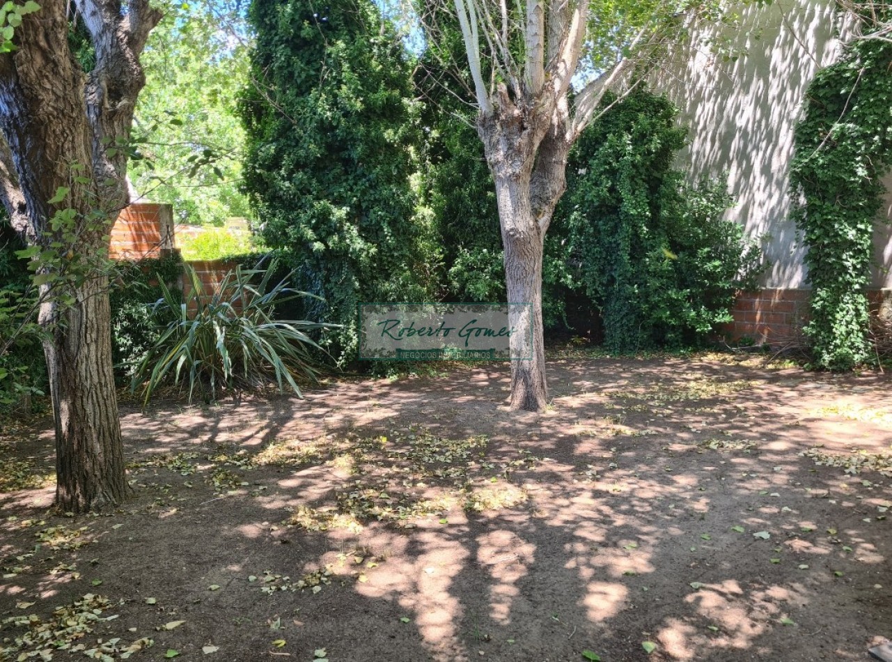 CASA EN LOTE PROPIO SOBRE AVENIDA PRINCIPAL