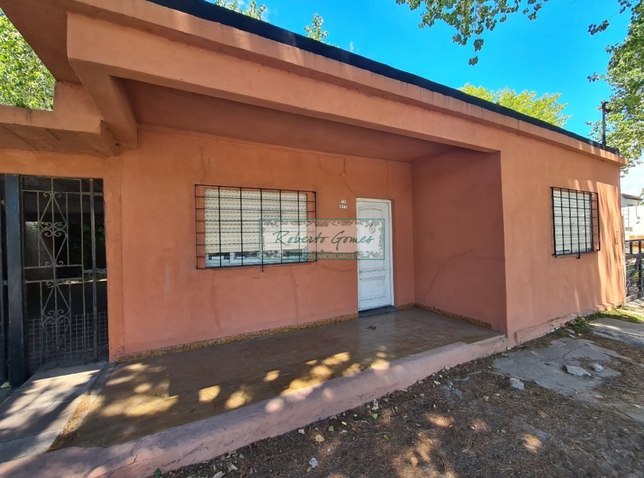 CASA EN LOTE PROPIO SOBRE AVENIDA PRINCIPAL