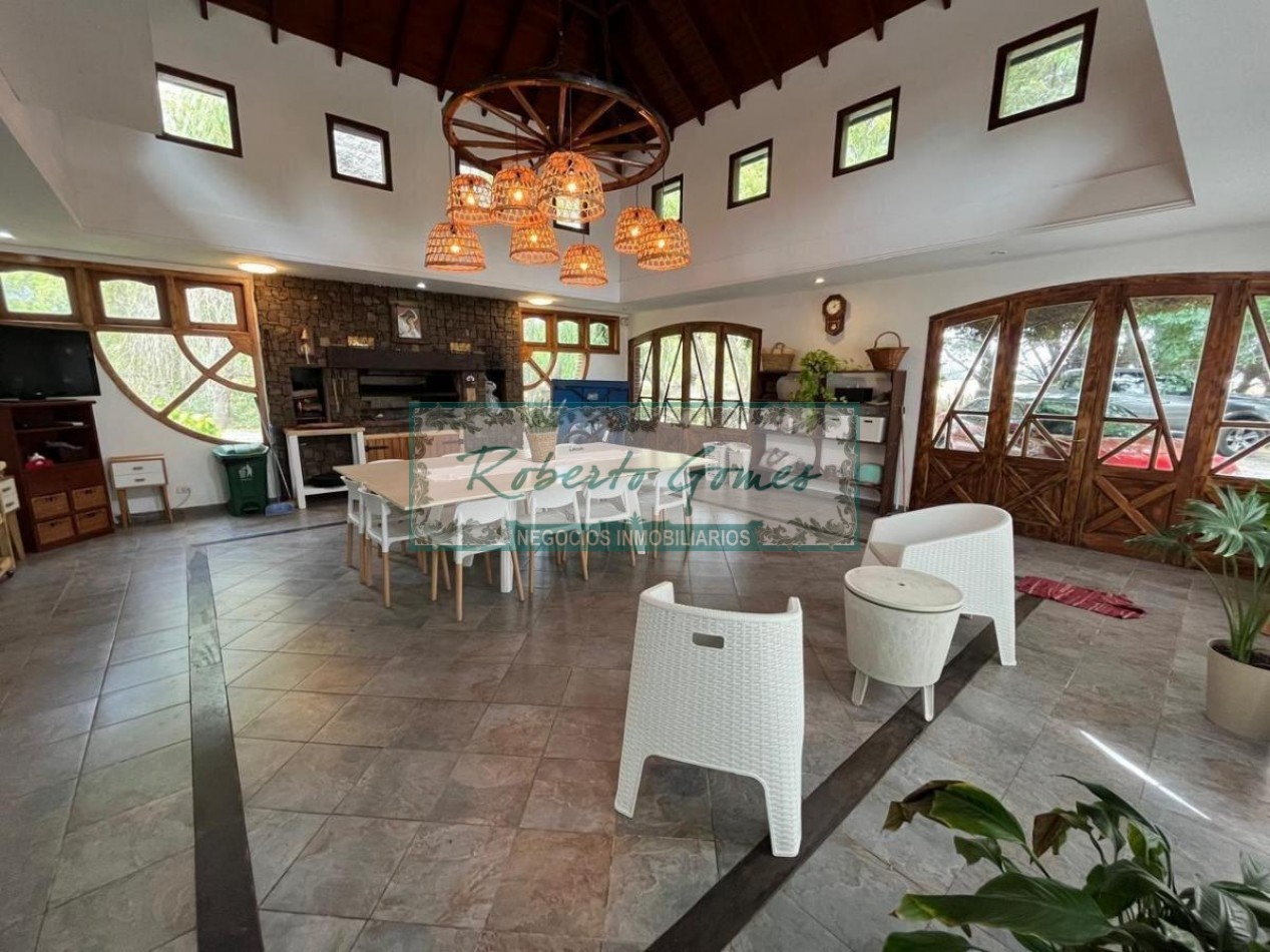 Espectacular casa con enorme terreno