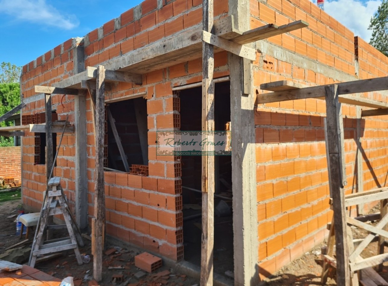 VENTA DE CHALET (de pozo) en linda zona de playas