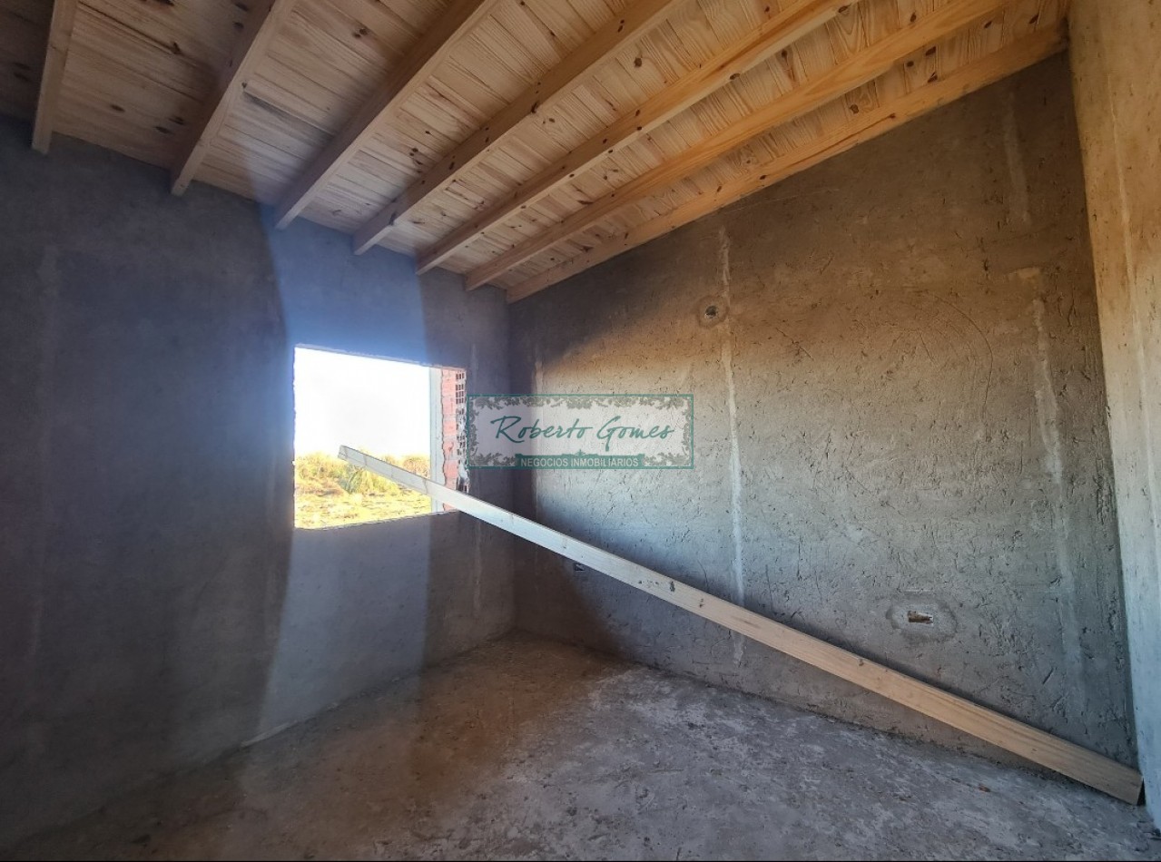 CHALET en construccion con 1/2 lote