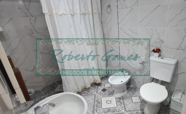 Hermosa casa sola en lote