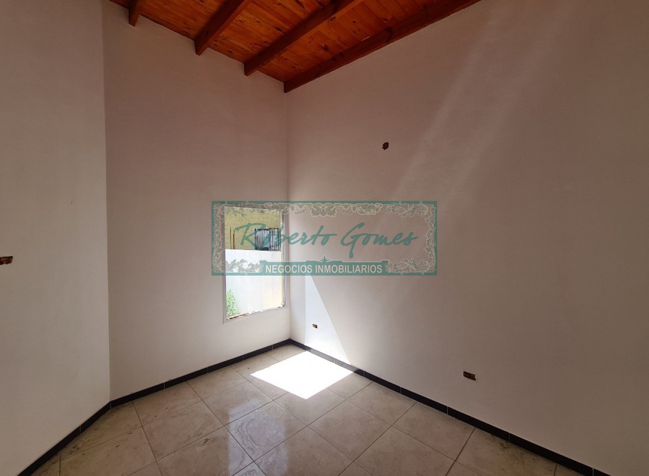 APROVECHA ESTA ULTIMA UNIDAD ! Chalet a mts de Av. 79 