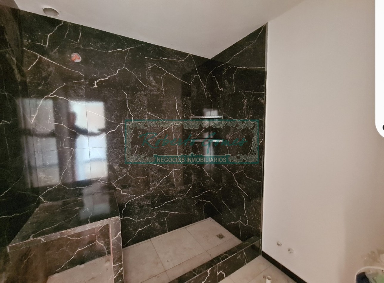 APROVECHA ESTA ULTIMA UNIDAD ! Chalet a mts de Av. 79 