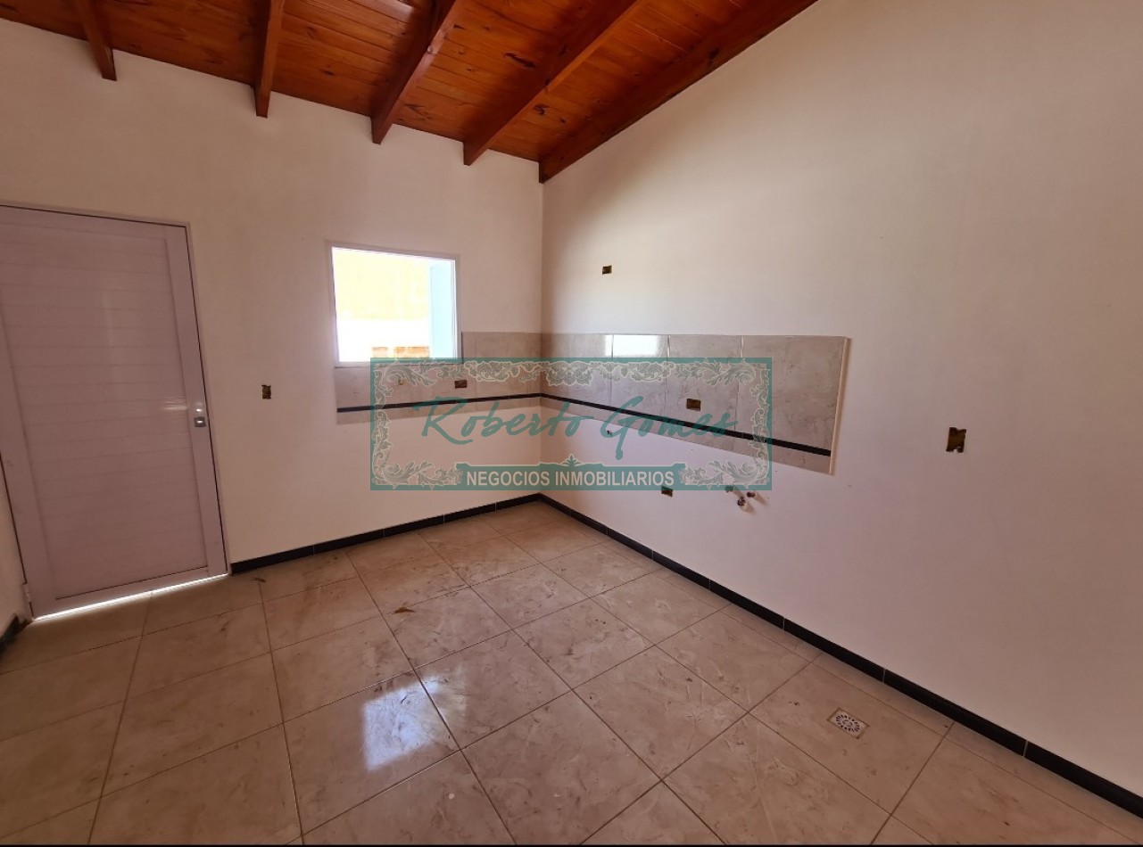 APROVECHA ESTA ULTIMA UNIDAD ! Chalet a mts de Av. 79 