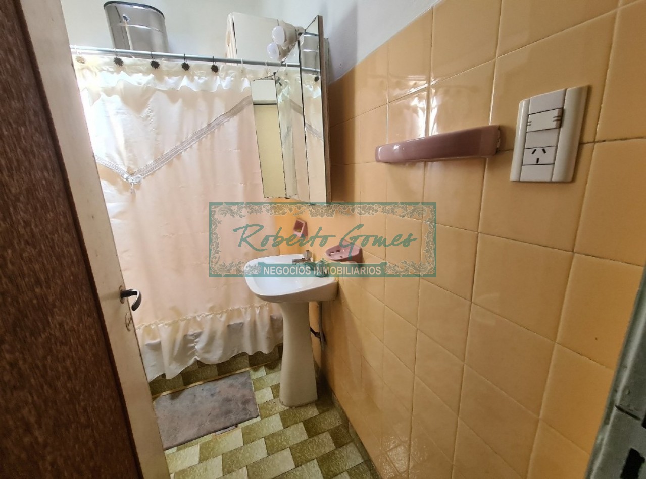 CASA EN LOTE PROPIO SOBRE AVENIDA PRINCIPAL
