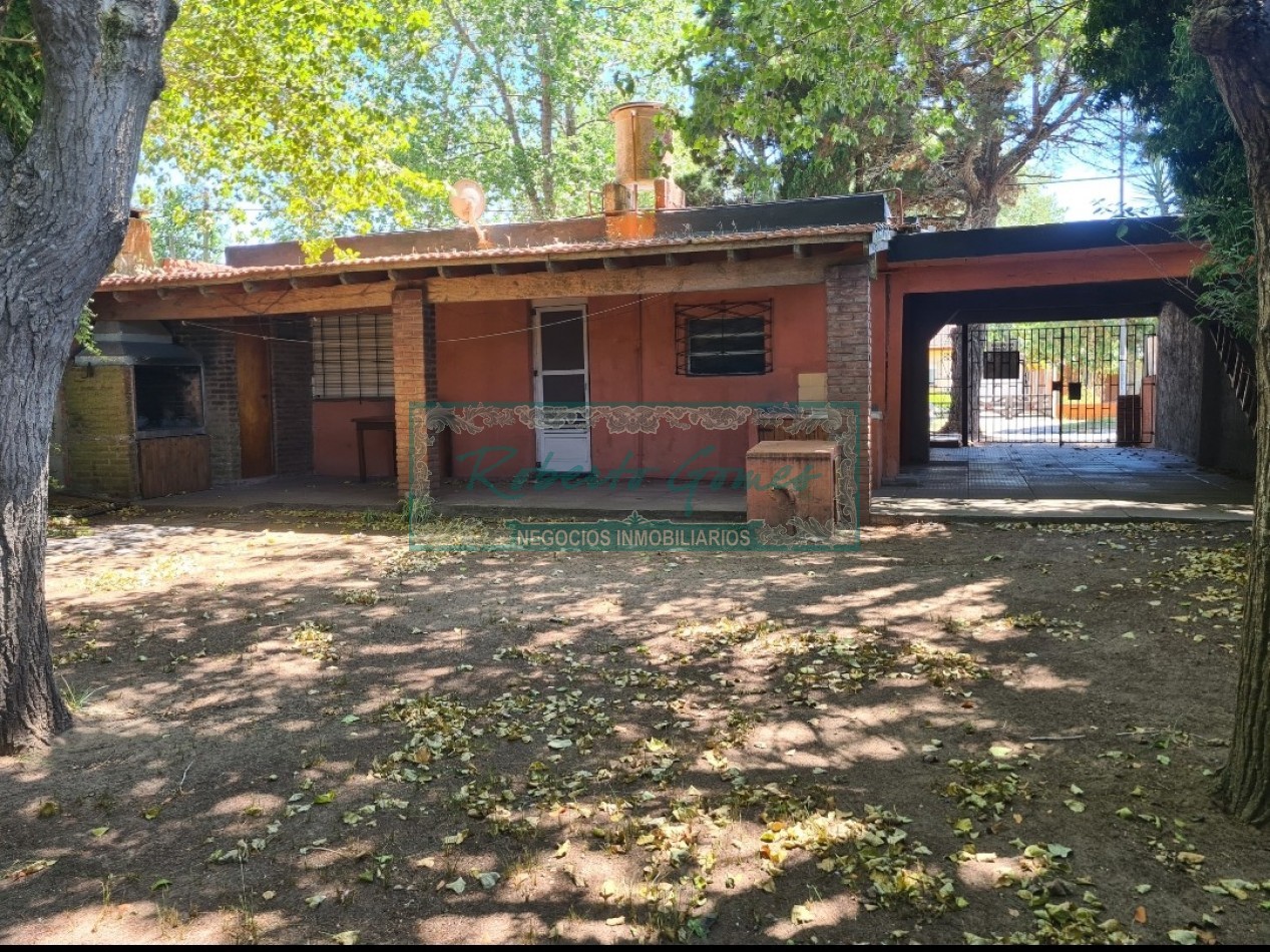 CASA EN LOTE PROPIO SOBRE AVENIDA PRINCIPAL