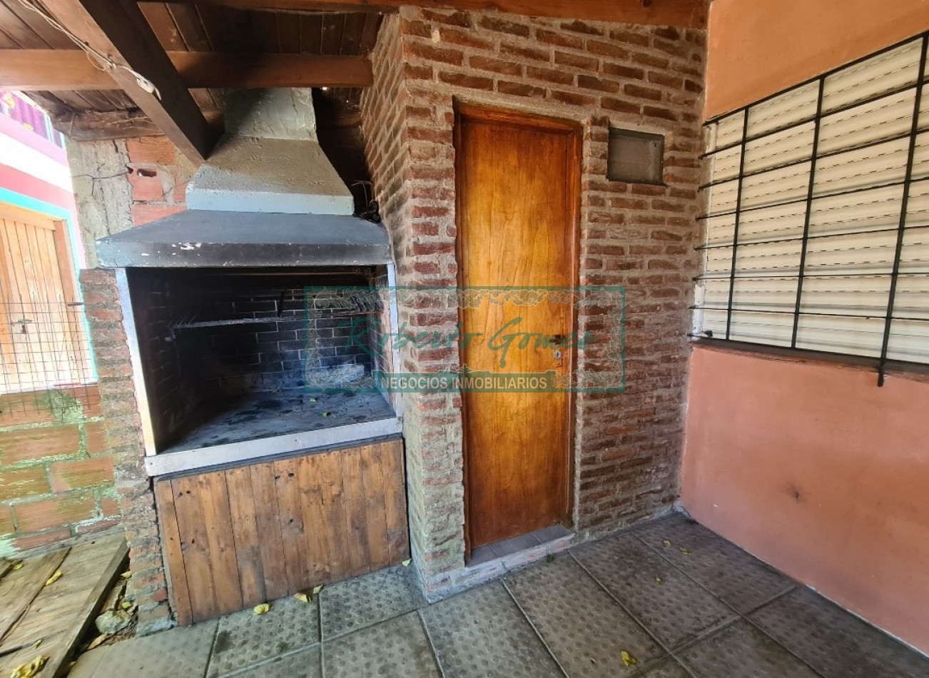 CASA EN LOTE PROPIO SOBRE AVENIDA PRINCIPAL