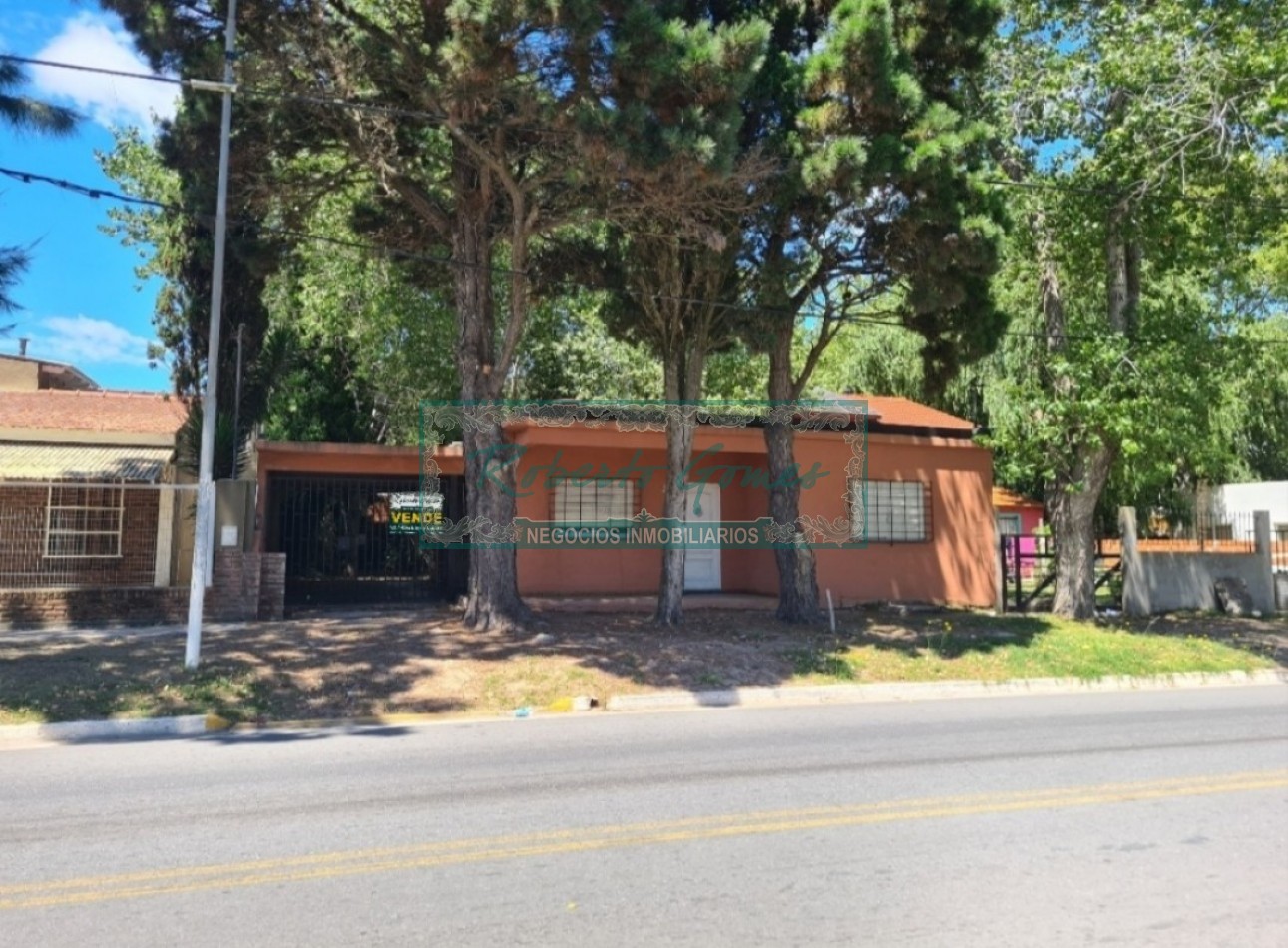CASA EN LOTE PROPIO SOBRE AVENIDA PRINCIPAL