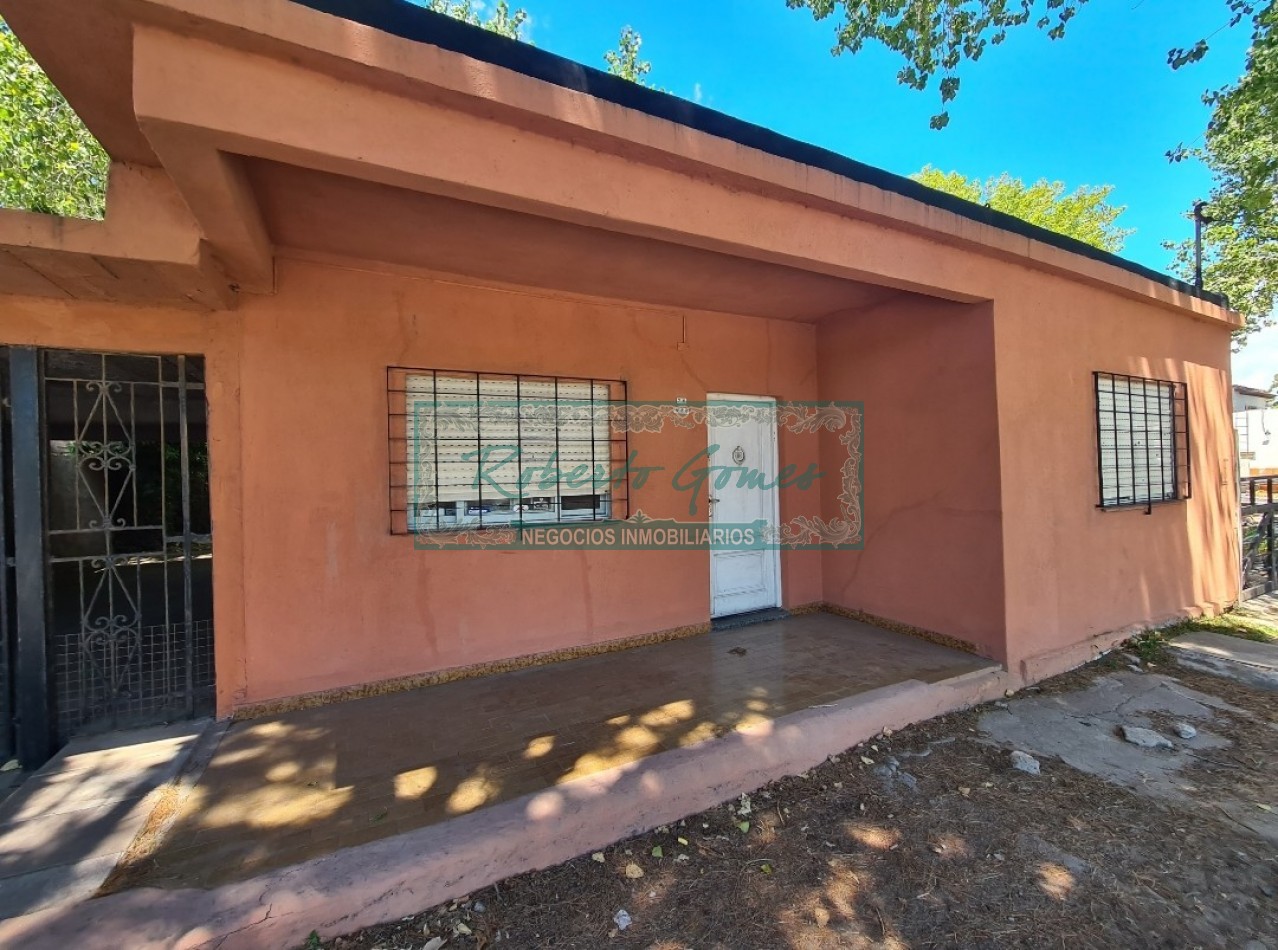 CASA EN LOTE PROPIO SOBRE AVENIDA PRINCIPAL