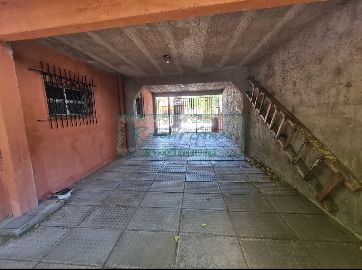 CASA EN LOTE PROPIO SOBRE AVENIDA PRINCIPAL