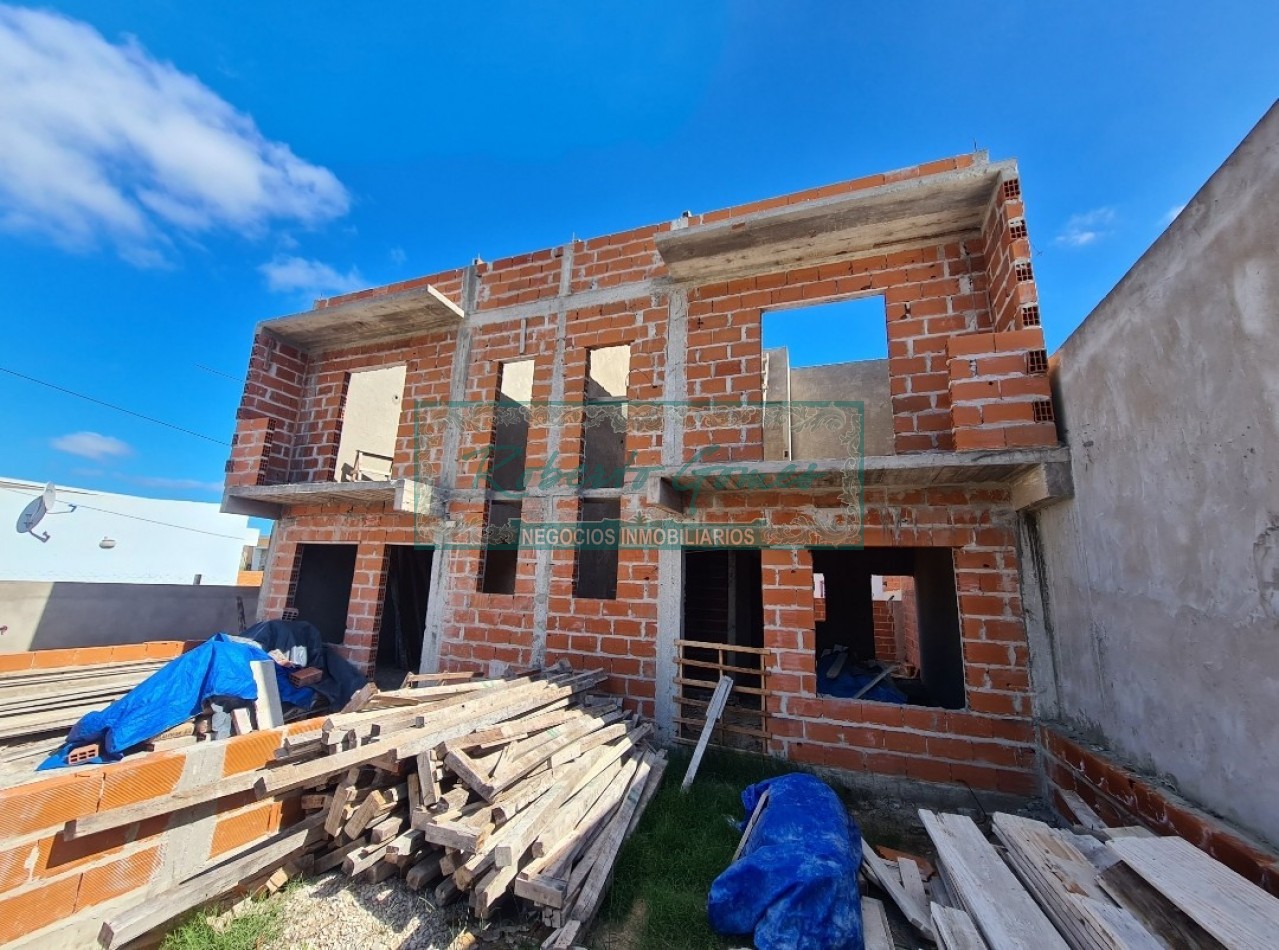 DUPLEX en construccion a 200 mts de AV.79