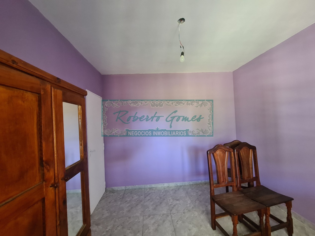 CASA MODERNA Y FUNCIONAL SOLA EN AMPLIO LOTE
