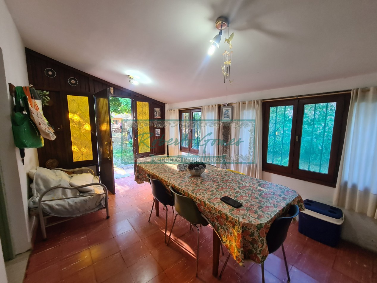 CASA EN LOTE AMPLIO A 3 CUADRAS DEL MAR- IDEAL INVERSION O RECICLAJE