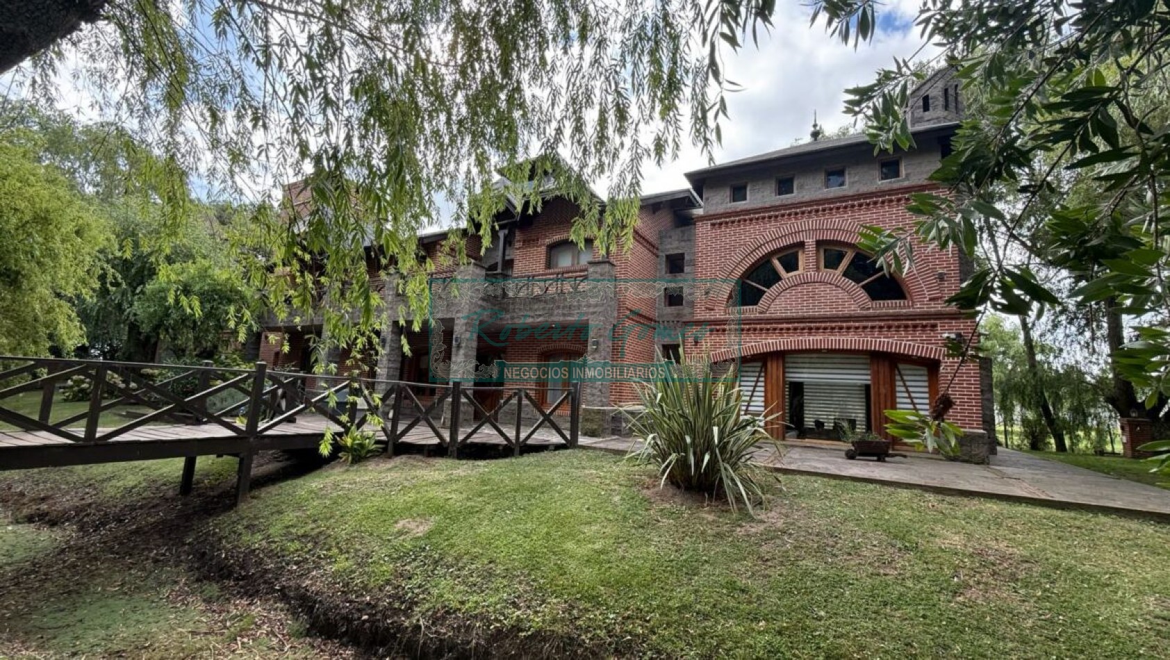Espectacular casa con enorme terreno